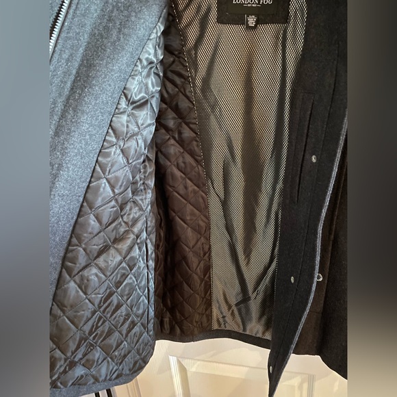 London Fog wool coat, size large, perfect condition - Picture 3 of 7